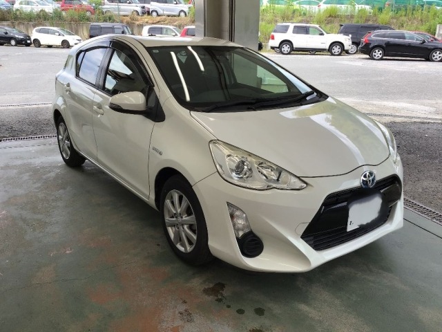 Toyota AQUA 2016 7504657-3