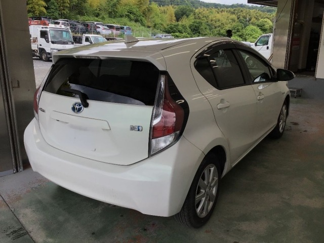 Toyota AQUA 2016 7504657-4