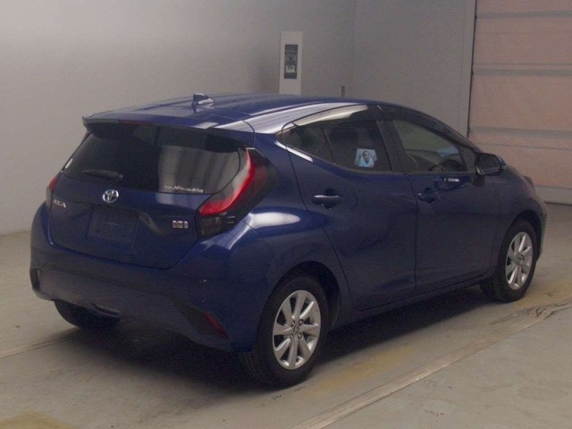 Toyota AQUA 2021 7504708-1