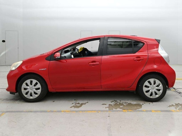Toyota AQUA 2012 7504767-4