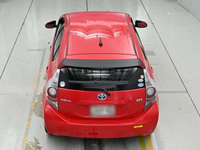 Toyota AQUA 2012 7504767-8