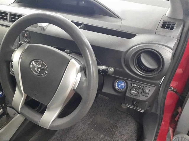 Toyota AQUA 2012 7504767-9