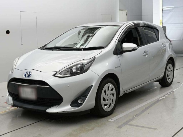 Toyota AQUA 2018 7504778-0