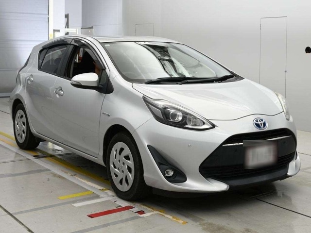Toyota AQUA 2018 7504778-5