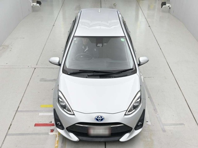 Toyota AQUA 2018 7504778-7