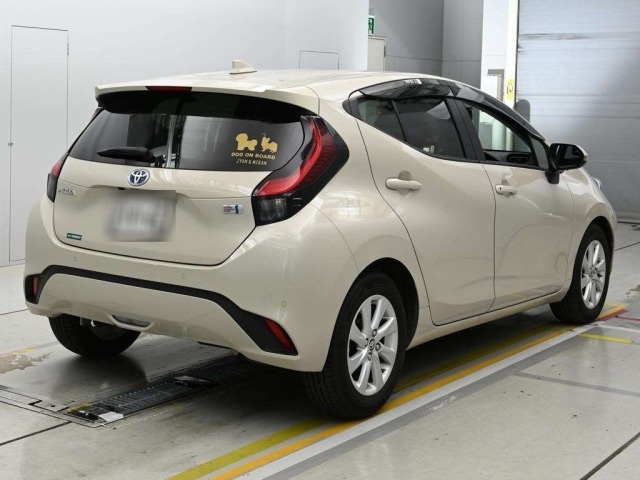 Toyota AQUA 2021 7504794-1