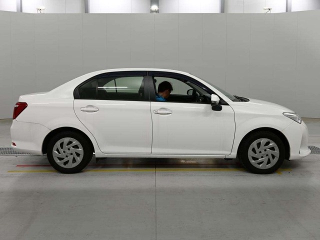 Toyota COROLLA AXIO 2020 7504082-3