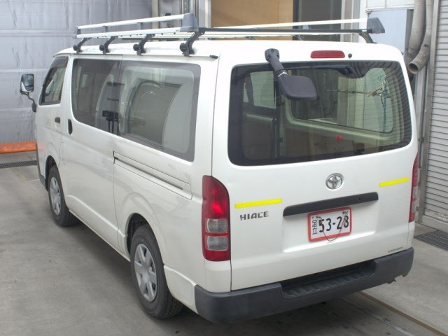 Toyota HIACE VAN 2017 7504324-1