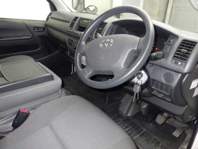 Toyota HIACE VAN 2017 7504324-3