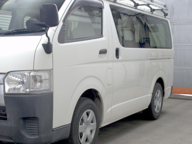 Toyota HIACE VAN 2017 7504324-4