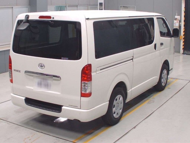 Toyota HIACE VAN 2025 7504387-1