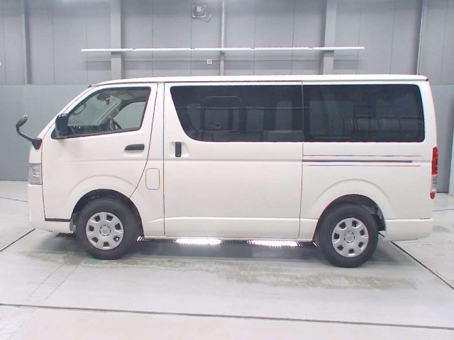Toyota HIACE VAN 2025 7504387-4