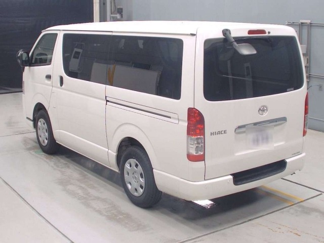Toyota HIACE VAN 2025 7504387-6