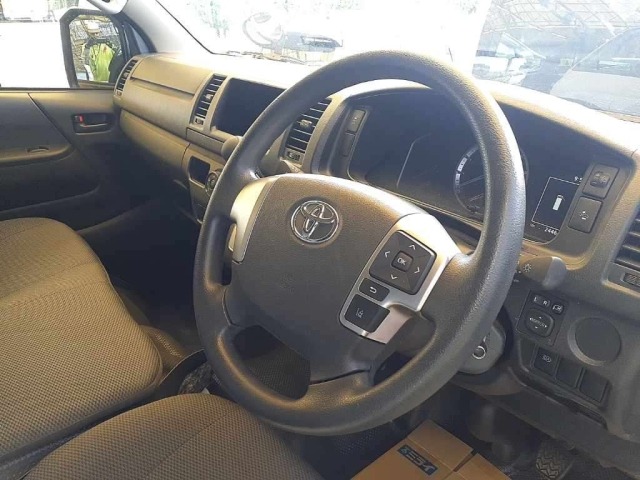 Toyota HIACE VAN 2025 7504387-7