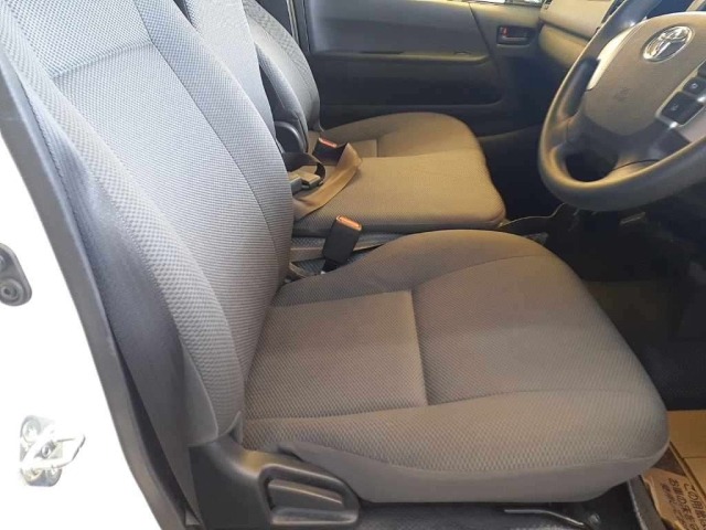 Toyota HIACE VAN 2025 7504387-8