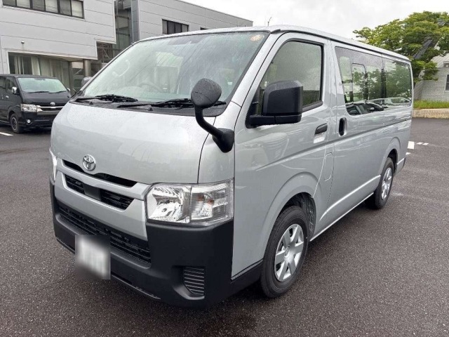 Toyota HIACE VAN 2026 7504433-0