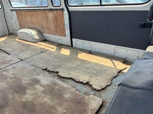 Toyota HIACE VAN 2001 7504448-8