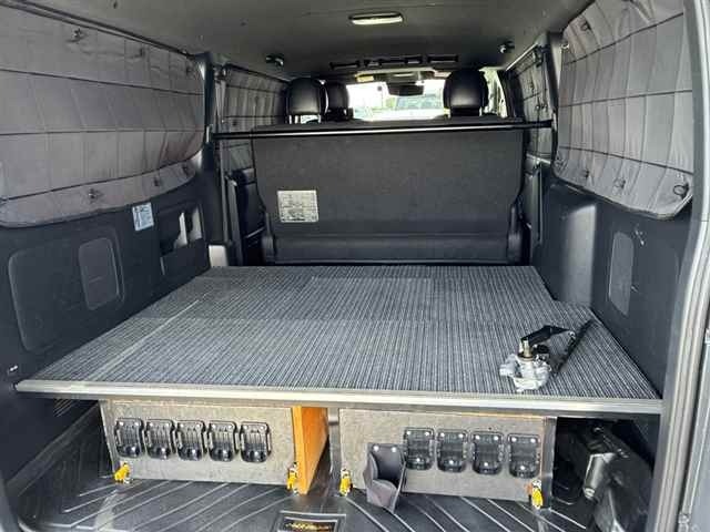 Toyota HIACE VAN 2022 7504451-10