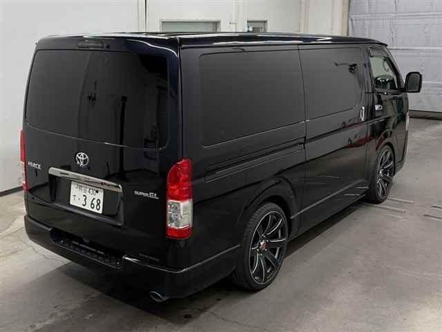 Toyota HIACE VAN 2022 7504451-5