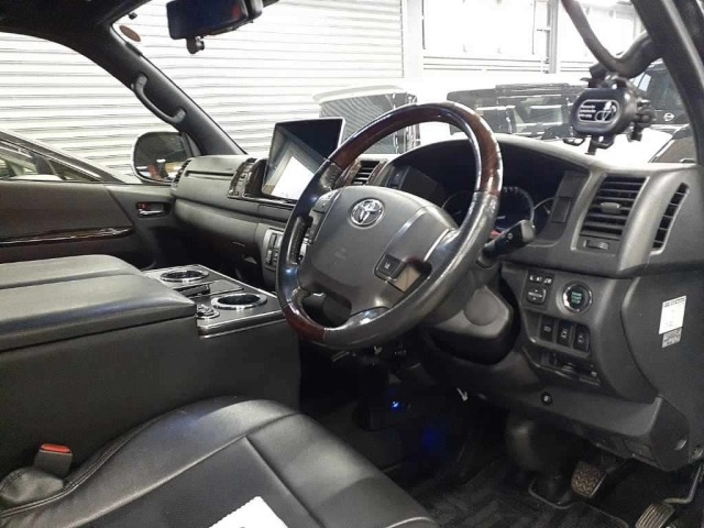 Toyota HIACE VAN 2019 7504519-9