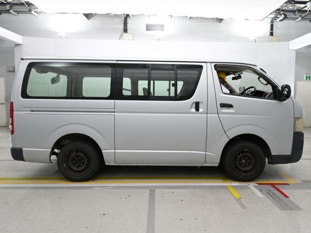 Toyota HIACE VAN 2010 7504520-3