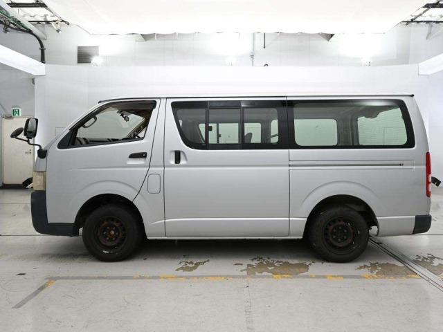 Toyota HIACE VAN 2010 7504520-4