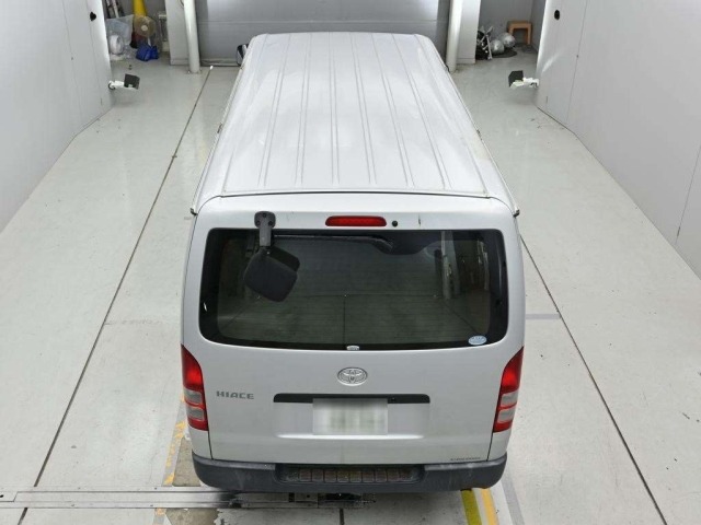 Toyota HIACE VAN 2010 7504520-8