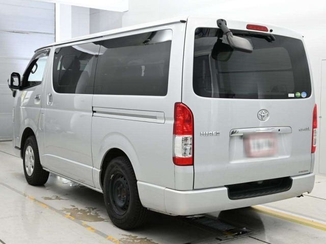 Toyota HIACE VAN 2021 7504530-6