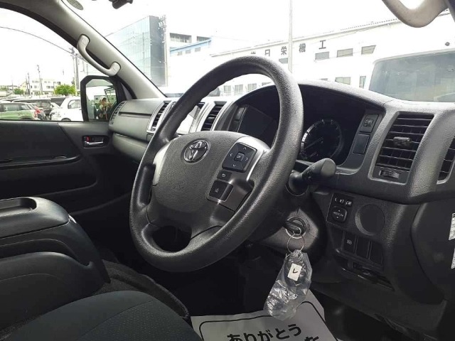 Toyota HIACE VAN 2021 7504530-9