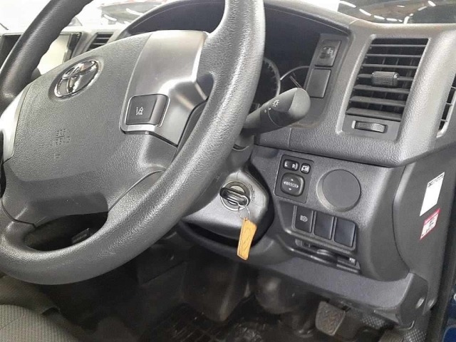 Toyota HIACE VAN 2019 7504531-9
