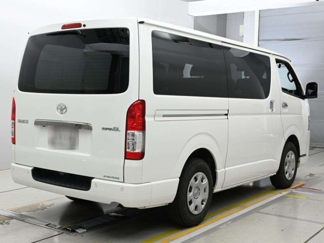 Toyota HIACE VAN 2020 7504553-1