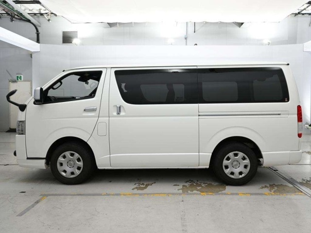 Toyota HIACE VAN 2020 7504553-4
