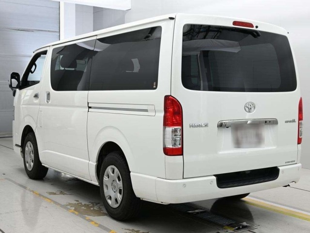 Toyota HIACE VAN 2020 7504553-6