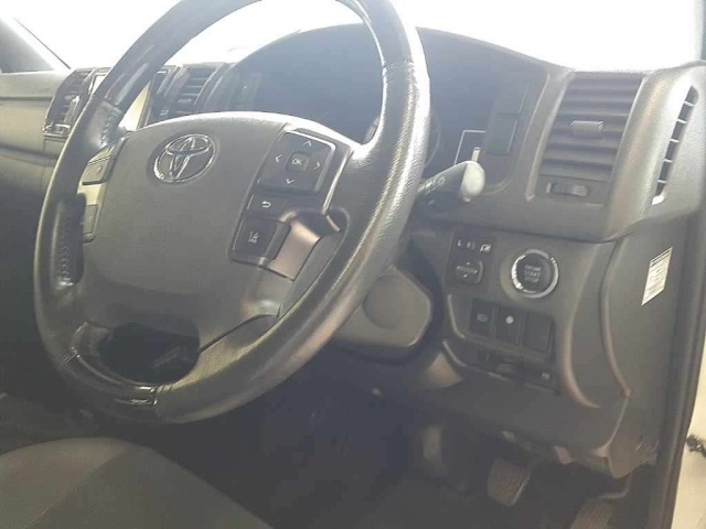 Toyota HIACE VAN 2020 7504553-9
