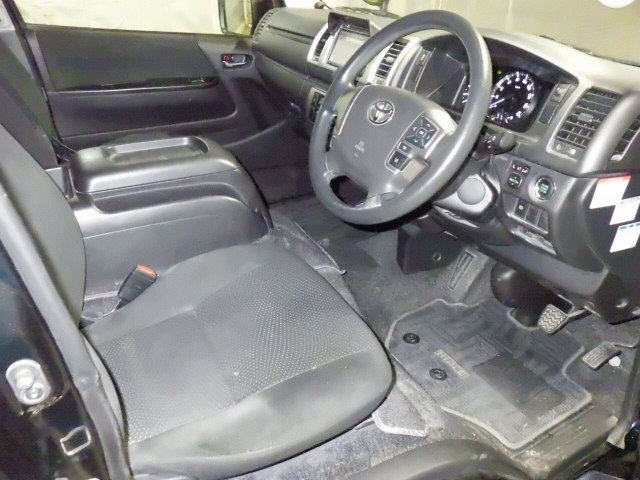 Toyota HIACE VAN 2021 7504561-3