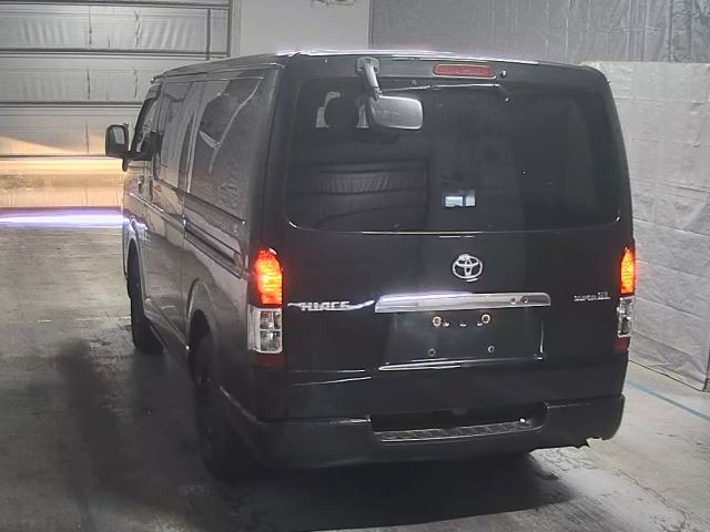 Toyota HIACE VAN 2021 7504561-8