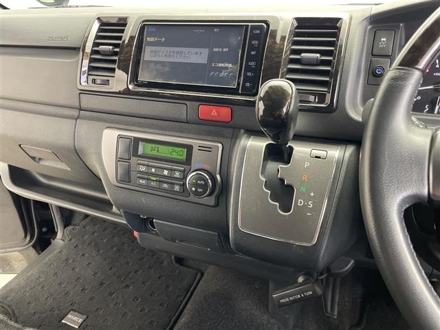 Toyota HIACE VAN 2023 7505005-9