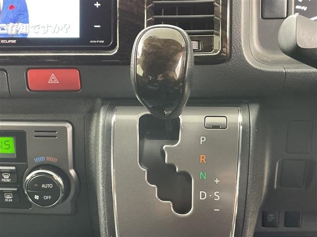Toyota HIACE VAN 2021 7505077-17