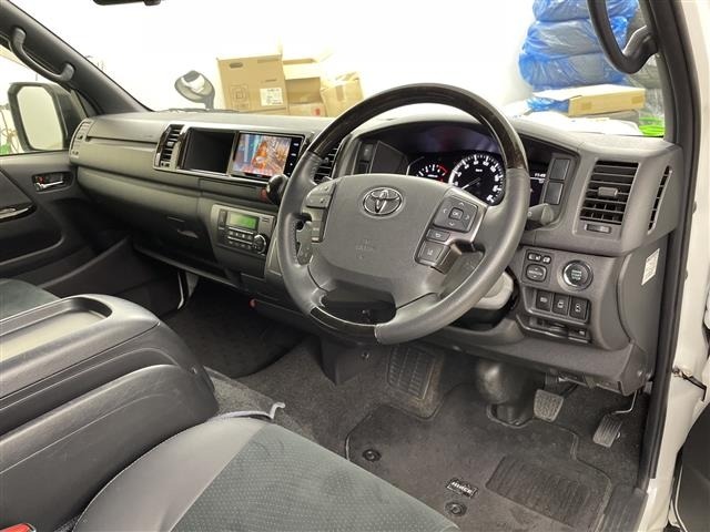 Toyota HIACE VAN 2021 7505077-22