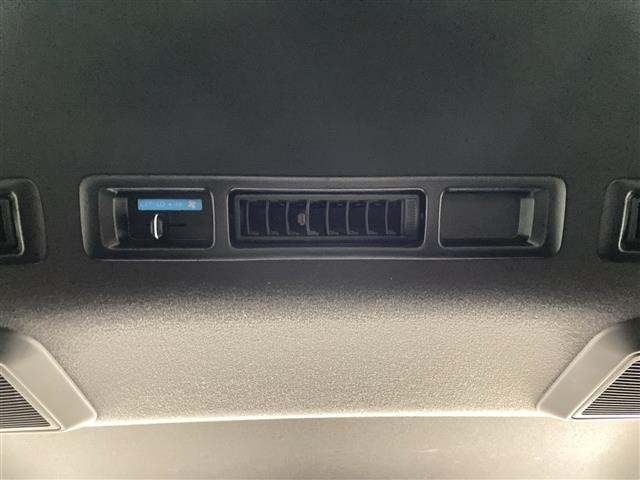 Toyota HIACE VAN 2022 7505085-2