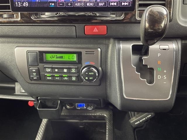 Toyota HIACE VAN 2022 7505085-9