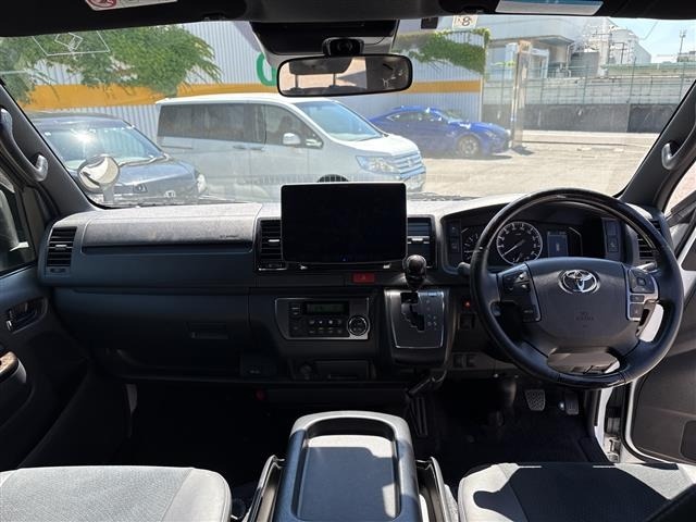 Toyota HIACE VAN 2022 7505114-15