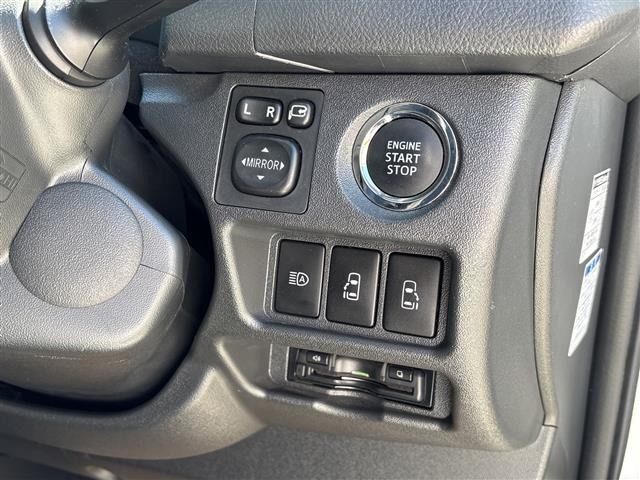 Toyota HIACE VAN 2022 7505114-16