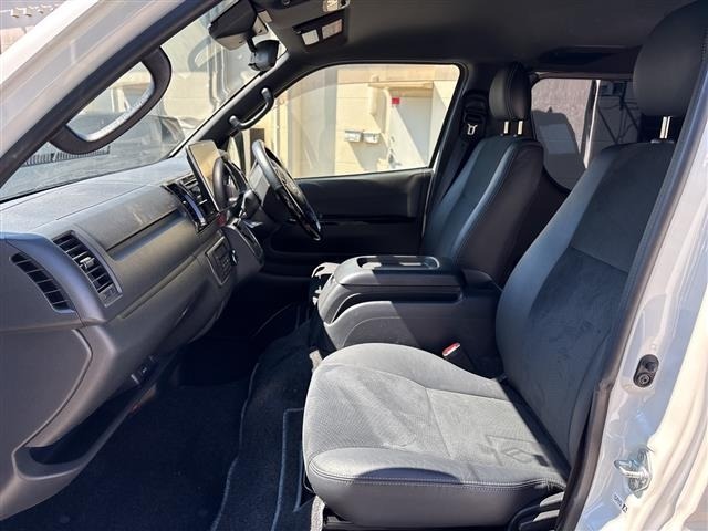 Toyota HIACE VAN 2022 7505114-4