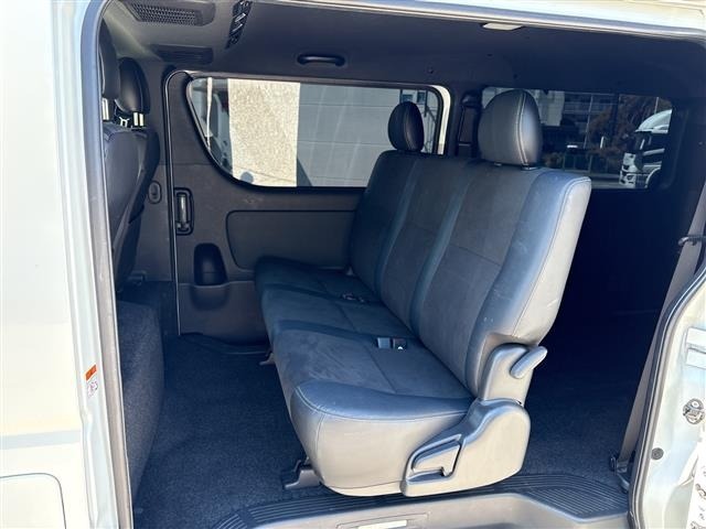 Toyota HIACE VAN 2022 7505114-6