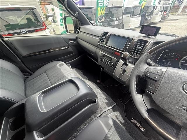 Toyota HIACE VAN 2023 7505119-1
