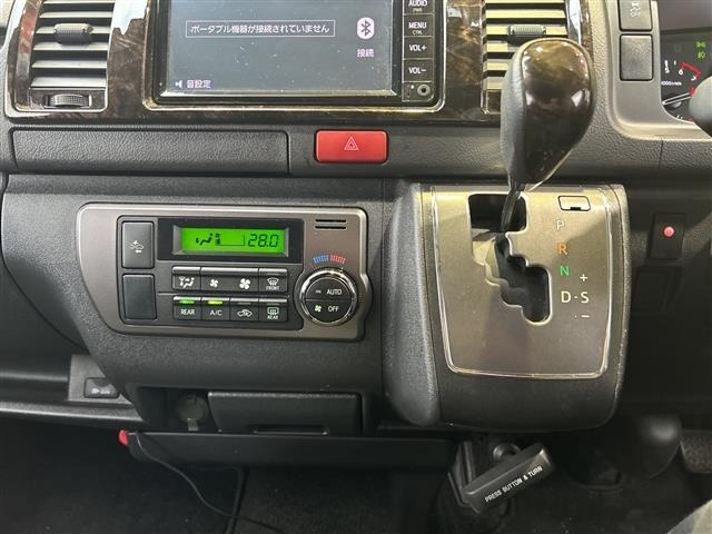 Toyota HIACE VAN 2021 7505138-13