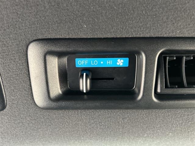 Toyota HIACE VAN 2021 7505138-15