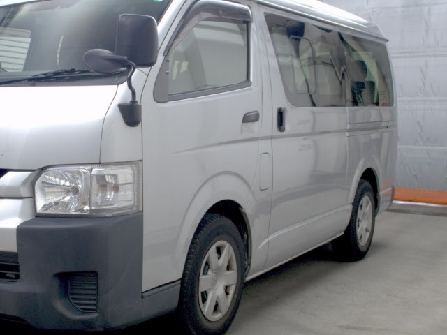 Toyota HIACE WAGON 2019 7518799-4