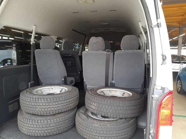 Toyota HIACE WAGON 2017 7518911-12